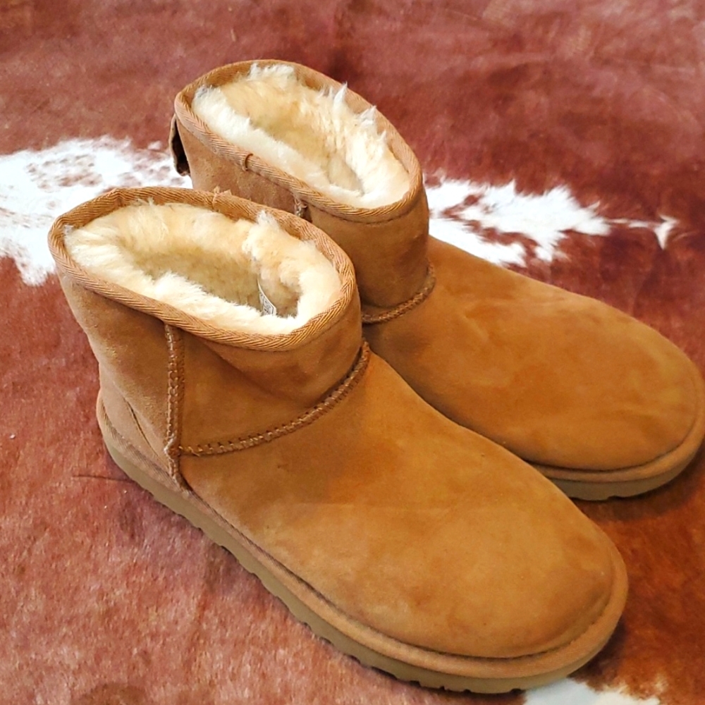 UGH Brown Classic Mini boots